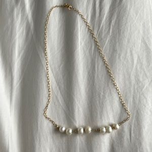 Gold and pearl dainty necklace